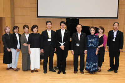 関係者との写真