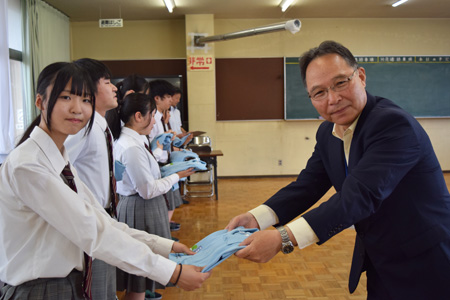 オリジナルポロシャツ贈呈の画像3