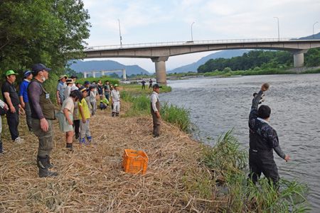 川の学校の画像5