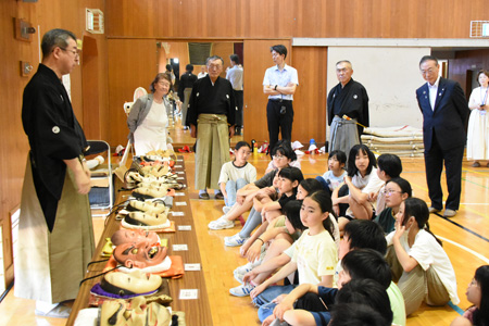 坂城小学校能楽教室の画像3