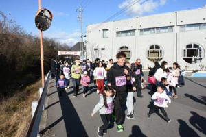 親子で走る参加者