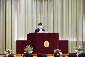 新入生代表挨拶