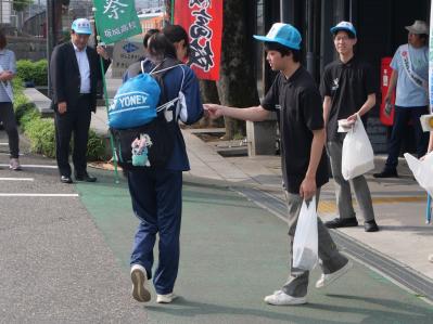 啓発活動を行う玉木副会長