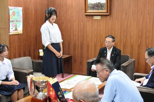 スポ少陸上表敬訪問　北原琴羽