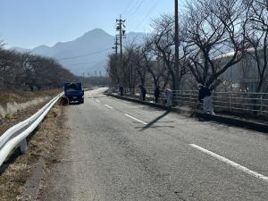 企業の皆様が作業をしている写真