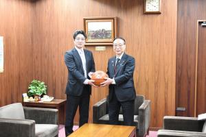 バスケットボール贈呈