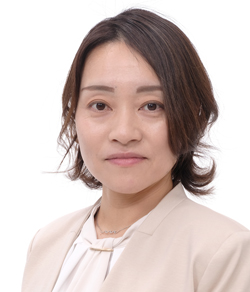 塚田舞議員