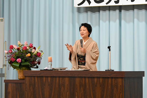 横山タカ子