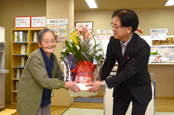 春日てるさん100歳