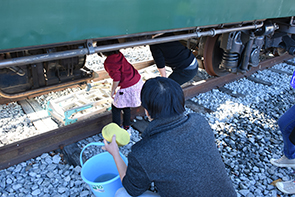 169系電車ボランティア清掃05