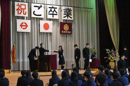 R３年度坂城中学校卒業式02