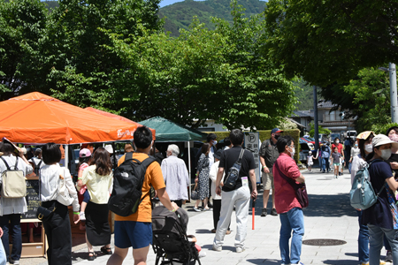 坂城駅前葡萄酒マルシェ01