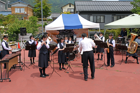 坂城駅前葡萄酒祭2023-04