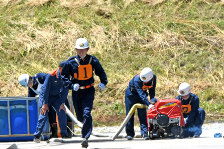 坂城町消防団ポンプ操法大会08